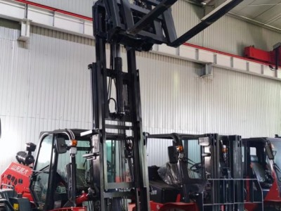 Multifunctional forklift（4×4）loader for sale,China kaystar rough terrain forklift factory